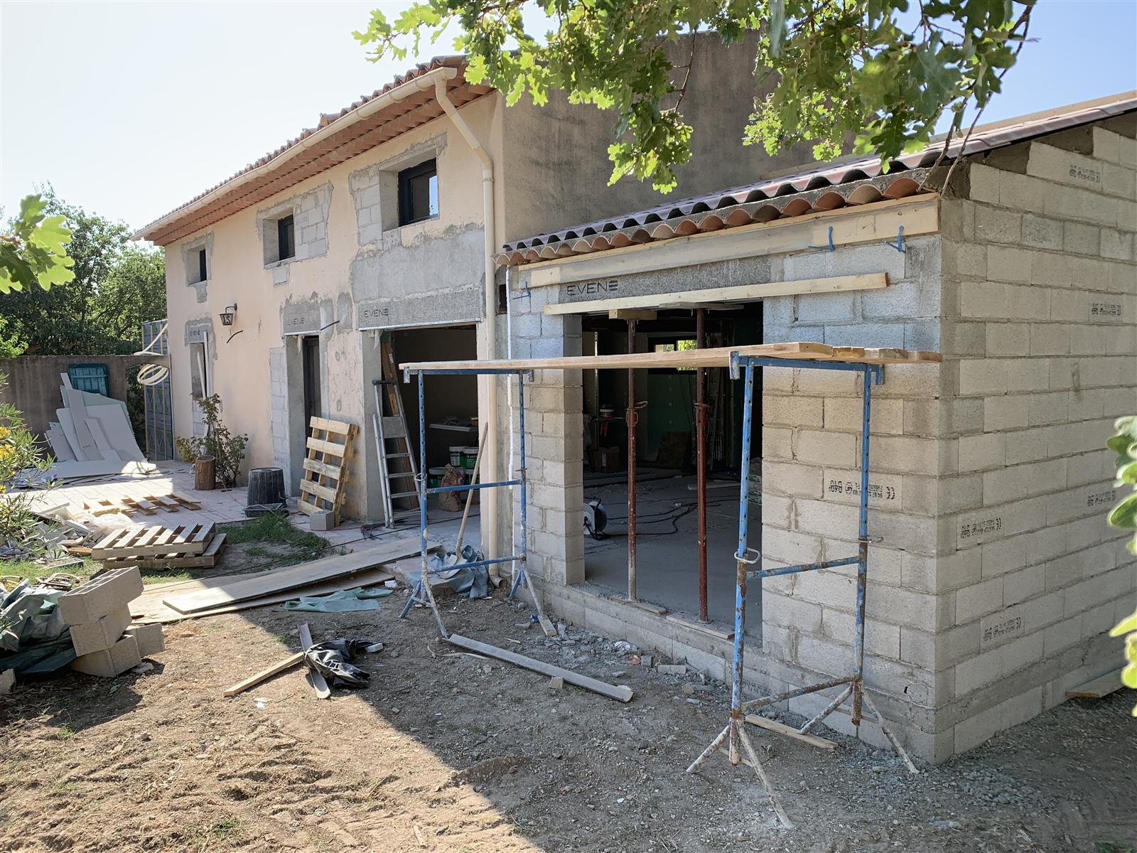 Rénovation Bastide Pertuis - Salle de bain travertin